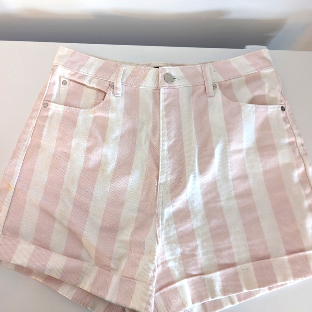 Volcom shorts